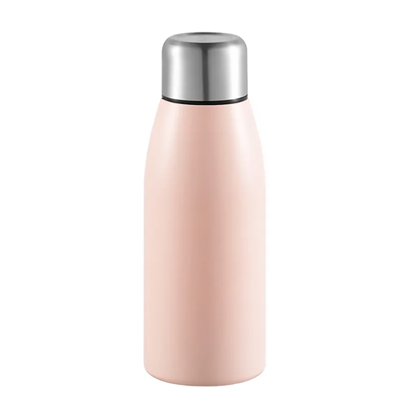 Proč se růžová termoska stává perfektní volbou pro stylovou a zdravou hydrataci